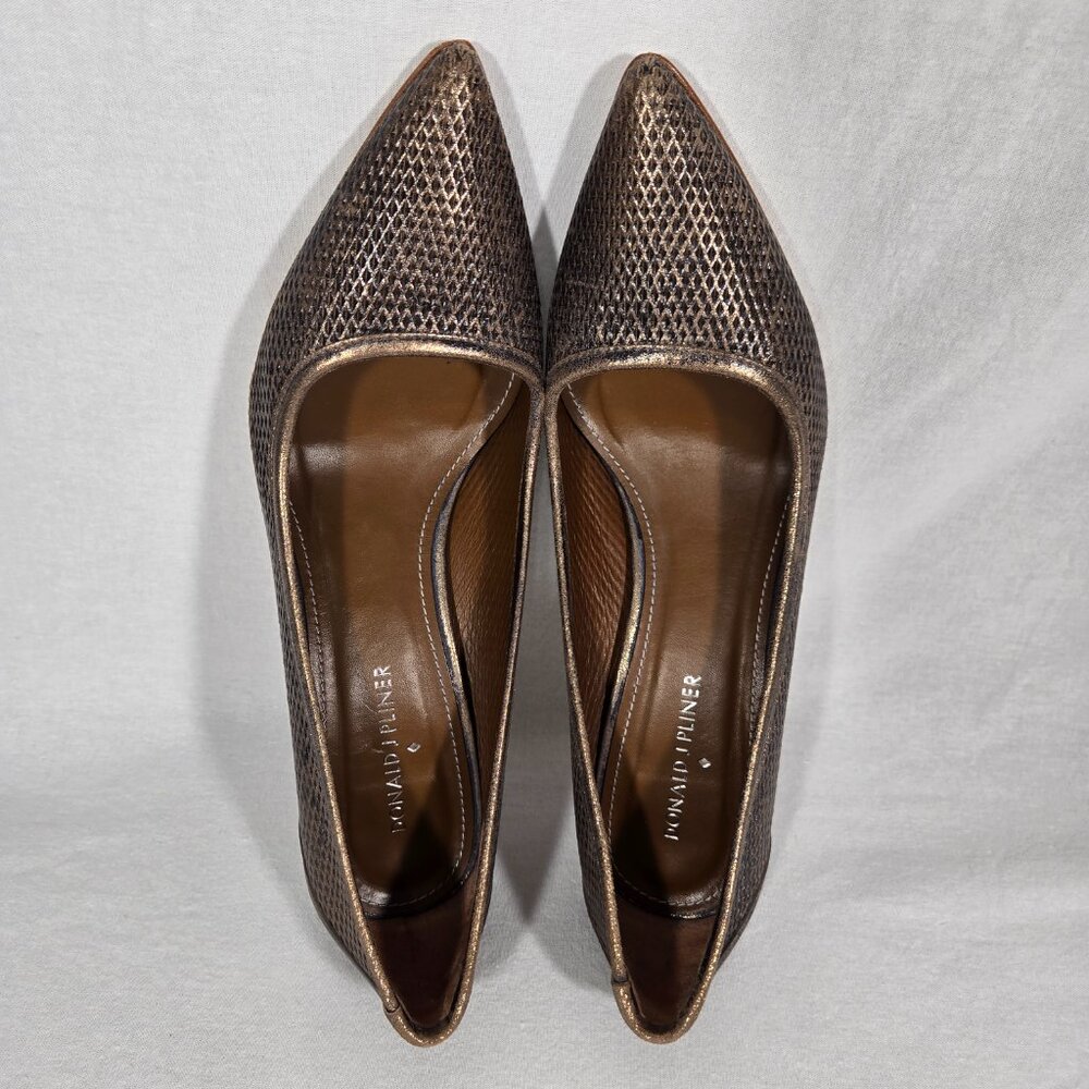 DONALD J PLINER Gold Metallic Brush Off LEATHER Pointed Toe Heel Pumps Size 8.5M - Picture 12 of 17